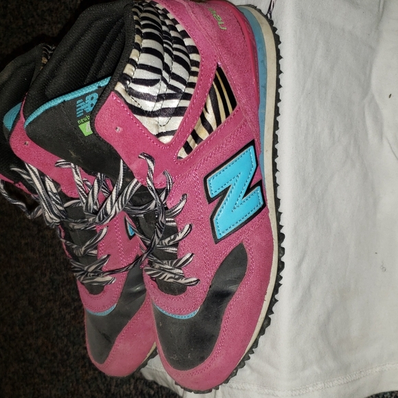 New Balance pink high tops. - Picture 2 of 4